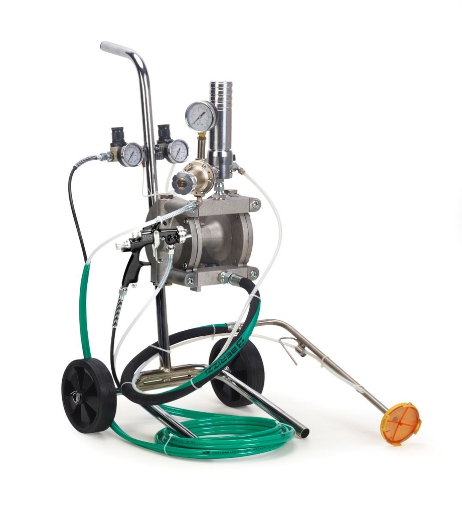 Double diapragm pump kit with gun and hoses. 24ltrs free flow. Fitted with suction fluid pick up.